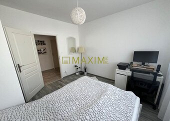 Veľmi pekný zrekonštruovaný 3- izbový byt s lodžiou na  ulic - 5