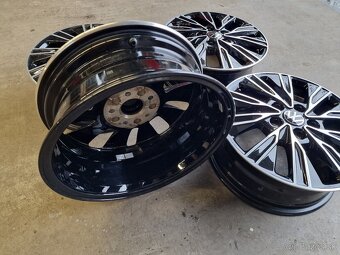 Alu disky org.VW T7 R17"5x120z nového auta - 5