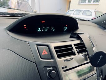 Toyota Yaris - 5