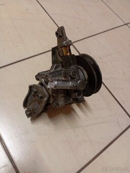 Servo čerpadlo Nissan patrol y61 2.8 - 5