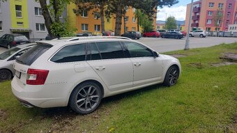 Predám škoda Octavia combi RS TDI DSG - 5