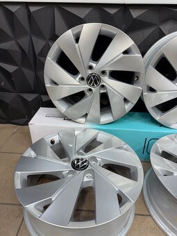 Volkswagen Golf 8 , 5x112 R17 - 5