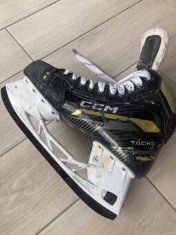 CCM Tacks AS-V Pro - 5