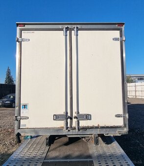 Predam mraziacu nadstavbu 430x210x210 thermo king 380V - 5