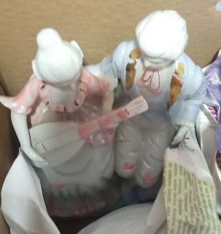 Modranská keramika - vaza krčah tanier drevená polica ... - 5