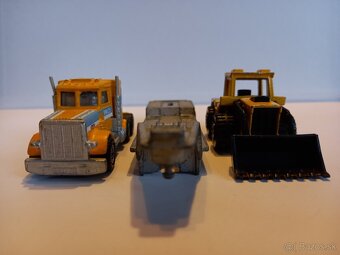 MATCHBOX CONVOY - PETERBILT + TRACTOR SHOVEL - 5