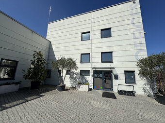 Prenájom showroomu 734m² v obchodnom centre NEW LIVING CENTE - 5