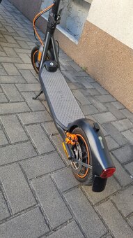 Elektrická kolobežka Ninebot Kickscooter F40E - 5