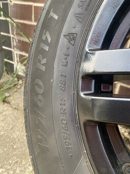 Predám zimné pneumatiky s diskami 195/60 R17 - 5