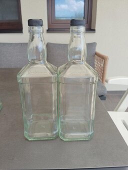 Prázdne fľaše - fľašky z alkoholu - 5