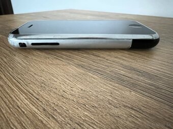 Apple iPhone 2G (4GB verzia) - prvá generácia - 5
