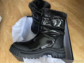 Zateplene čižmy Guess - 5