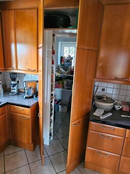 Kuchynská linka so spotrebičmi - masív dvierka - 5