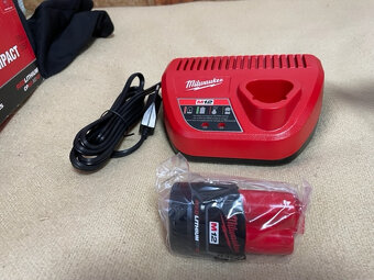 Milwaukee 12 V -NOVE s priklepom - 5