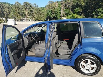 Volkswagen Touran AUTOMAT s park. senzorom - 5