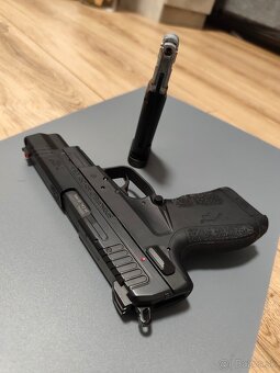 Springfield Armory XD-E 4.5" CO2 - 5
