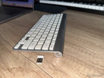 Bezdrôtová klávesnica v štýle Apple | USB prijímač - 5