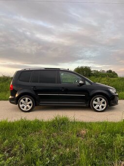 VW Touran Highline 2,0 TDI - 5