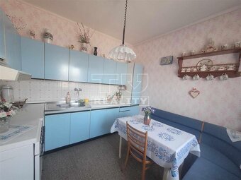 NA PREDAJ DVOJGENERAAČNÝ RODINNÝ DOM, 1100m2, PODHRADIE - 5