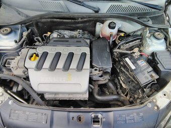 Rozpredám Renault Clio 1.6 16V na diely - 5