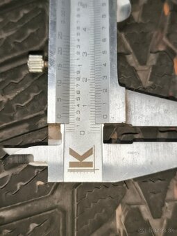 Predám zimné pneumatiky Dunlop 175/65 R15 - 5