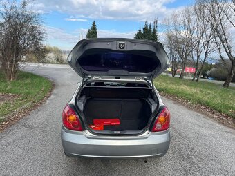 Nissan Almera 1.5 - 5