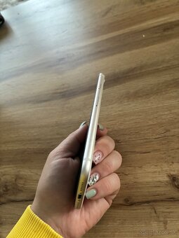 iPhone SE 2022 128GB biely - 5