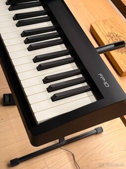 Digitálne piano Roland FP-10 s kompletným príslušenstvom - 5