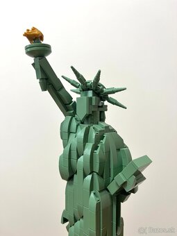 LEGO® Architecture 21042 - Socha slobody - 5