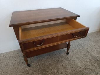 Rustikální konzolový stolek, nábytek z masívu, pojízdný - 5