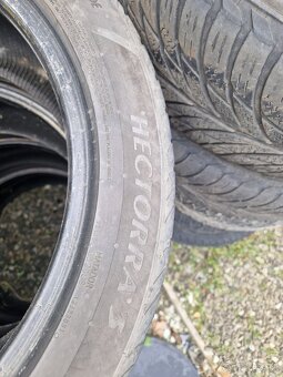 Predám Letné Pneu s rozmerom 235/45 R17 - 5