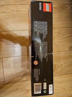 Lego Technic 42050 - 5