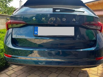 Cúvacia kamera octavia 4 - 5