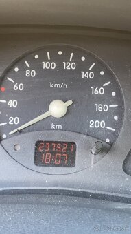 Renault Clio 1.4 – r.v. 1998 – pojazdné, ale skôr na diely - 5