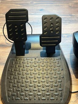 Predám Thrustmaster Ferrari Racing volant pre PC / PS3 - 5