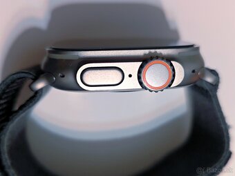 Apple Watch Ultra 2 - 49mm Titanium - 5