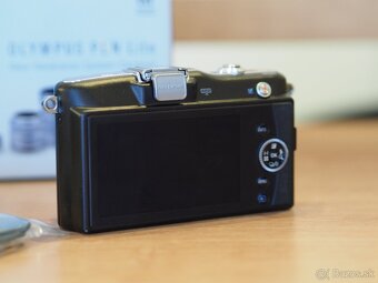 Olympus PEN E-PM1 telo - 5