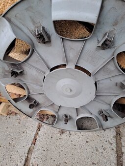 Puklice Škoda Fabia - 5