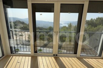 Vila s panoramatickým výhľadom na more v blízkosti Trogiru - 5