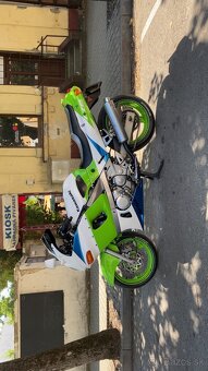 Kawasaki ZZR 600 - 5
