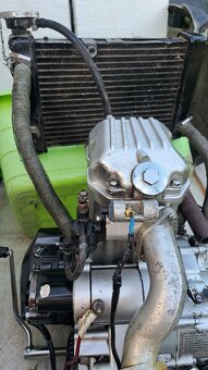 Motor 200cm3 vodou chladený - 5