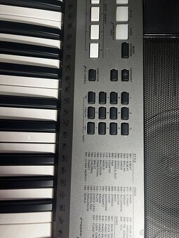 Keyboard Yamaha PSR-E443 + stojan + pedál + stolička - 5