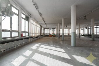 Ponúkam na predaj výrobno - skladové priestory Partizánske - 5