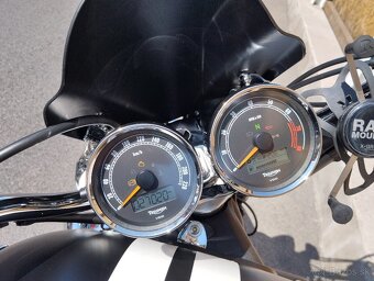 Triumph Rocket III Roadster - 5