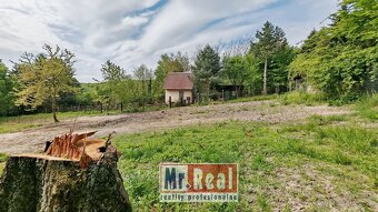 Pozemok 702 m2 v atraktívnej lokalite nad Račou - 5