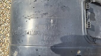 Kryt podbehu pravého predného kolesa - 5