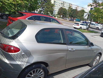 Alfa Romeo 147 1.9 JTD - 5