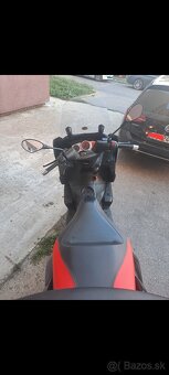 Aprilia SR 300 MAX - 5