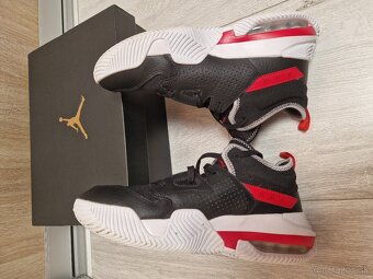 Rezervovane- Tenisky JORDAN STAY LOYAL 2 - 5