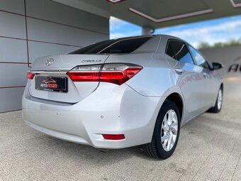 Toyota Corolla 1.6 Valvematic 97kW sedan - 5